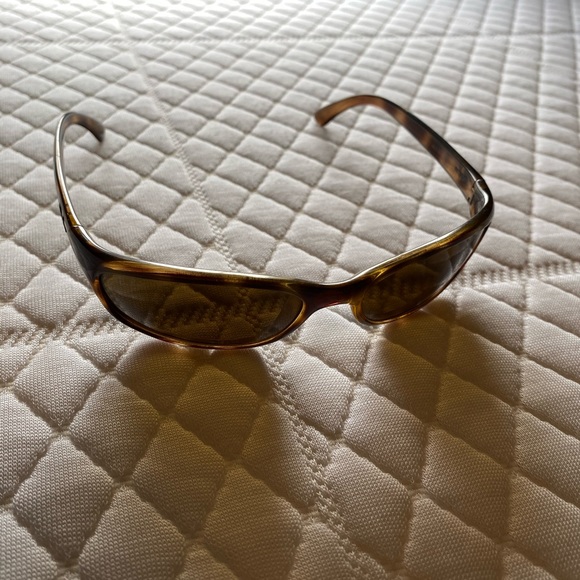 Used Ray bans (Rb4115) - Picture 1 of 3